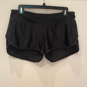 Lululemon Mesh Speed Up shorts